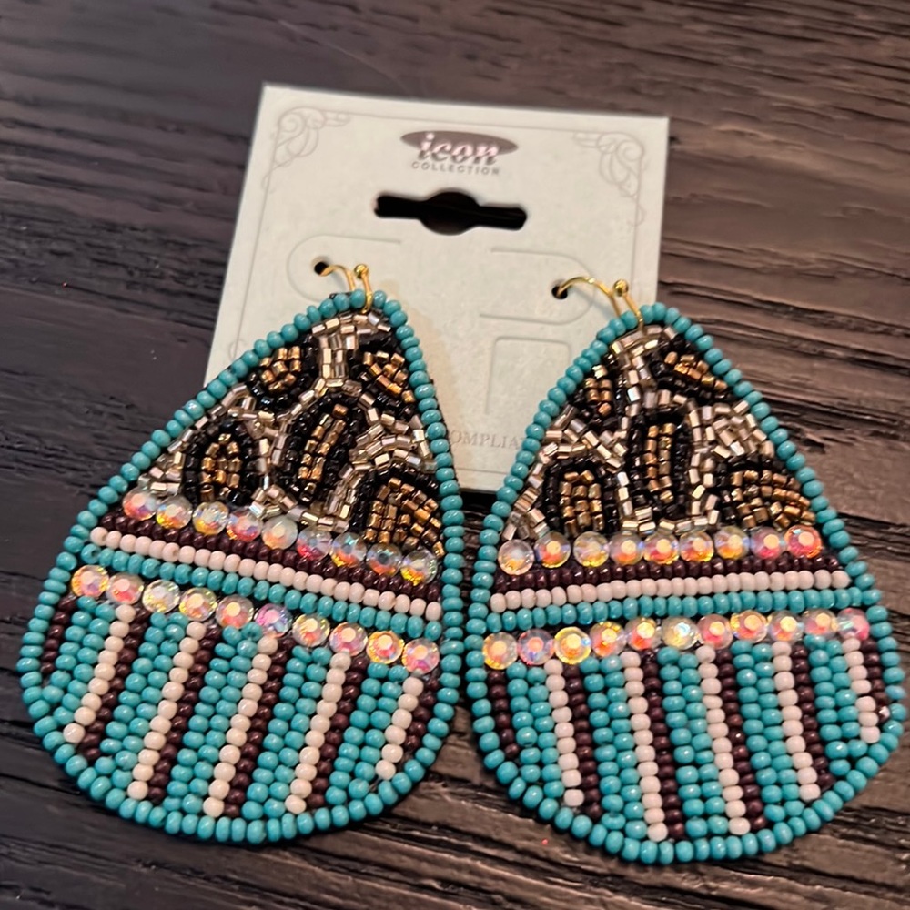 NEW! Beaded Leopard and Turquoise colored earrings